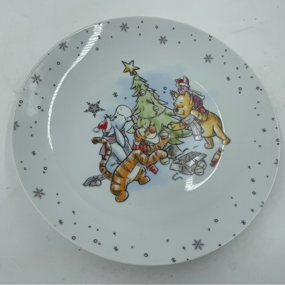 DISNEY Winnie The Pooh Christmas 10.5 in Tigger Piglet Dinner Plate. - Picture 1 of 4